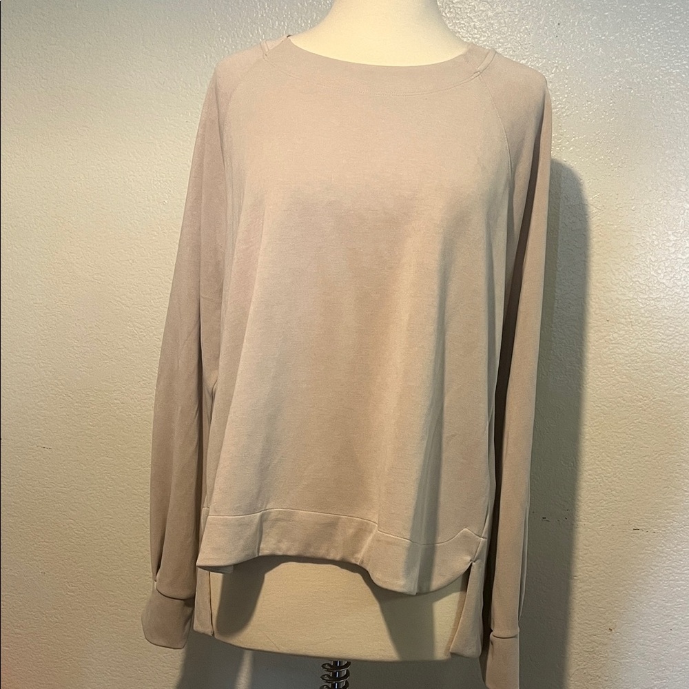 Athleta Cream Long Sleeve Sweatshirt